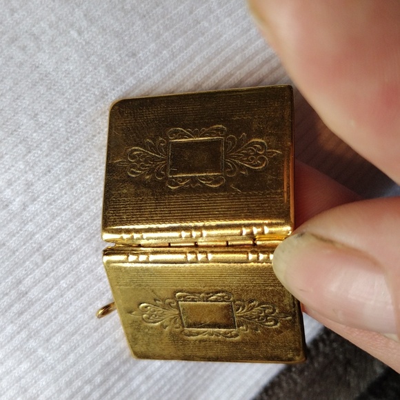 Vintage/Victorian locket - Picture 4 of 8